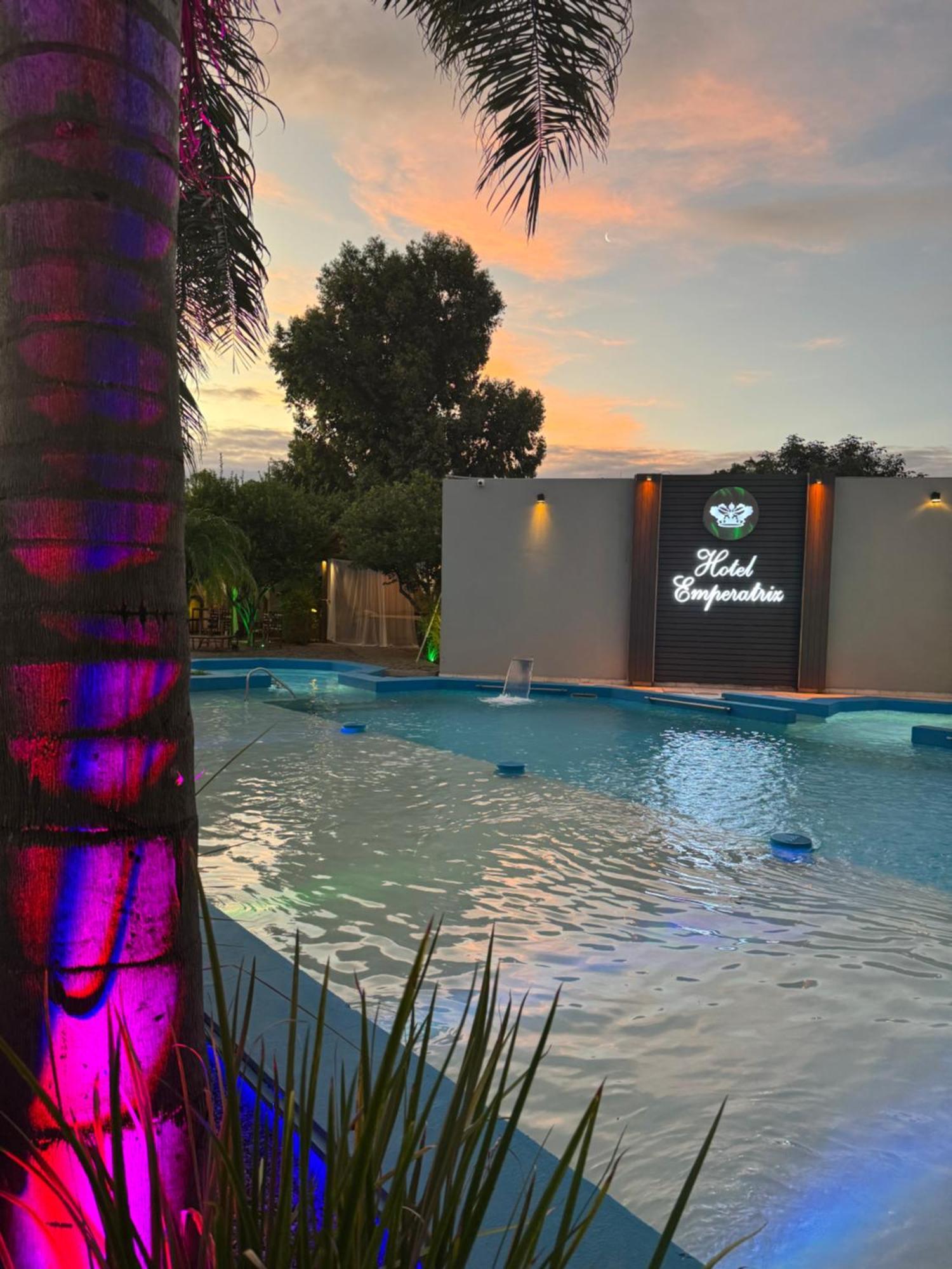 Hotel Emperatriz Termas de Río Hondo Exterior foto
